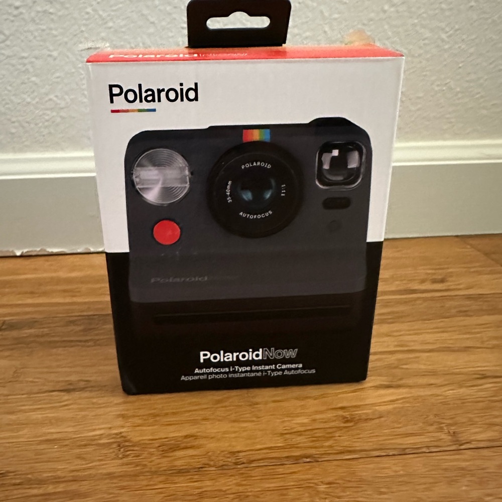 Polaroid Now I-Type Camera - Black and Red